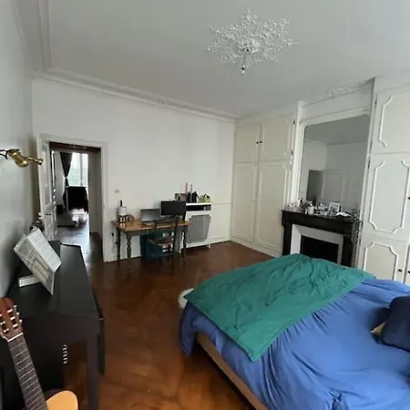 Apartment 75m2 Belleville-19e *